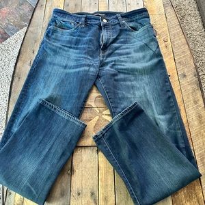 MAVI Jeans for men. The Matt relaxed straight leg in dark blue.